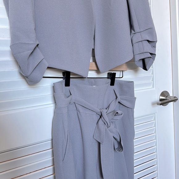 Bar III Suit - Picture 4 of 9